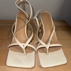 🟡 White Strappy Sandals